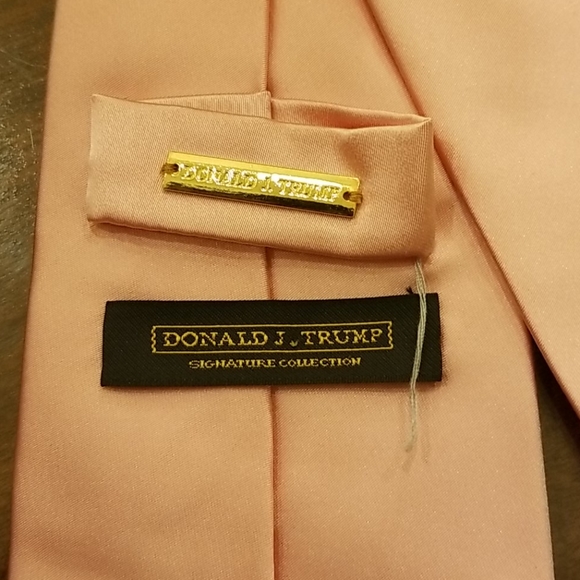 Set of Donald Trump Signature Wide Ties - Picture 8 of 8